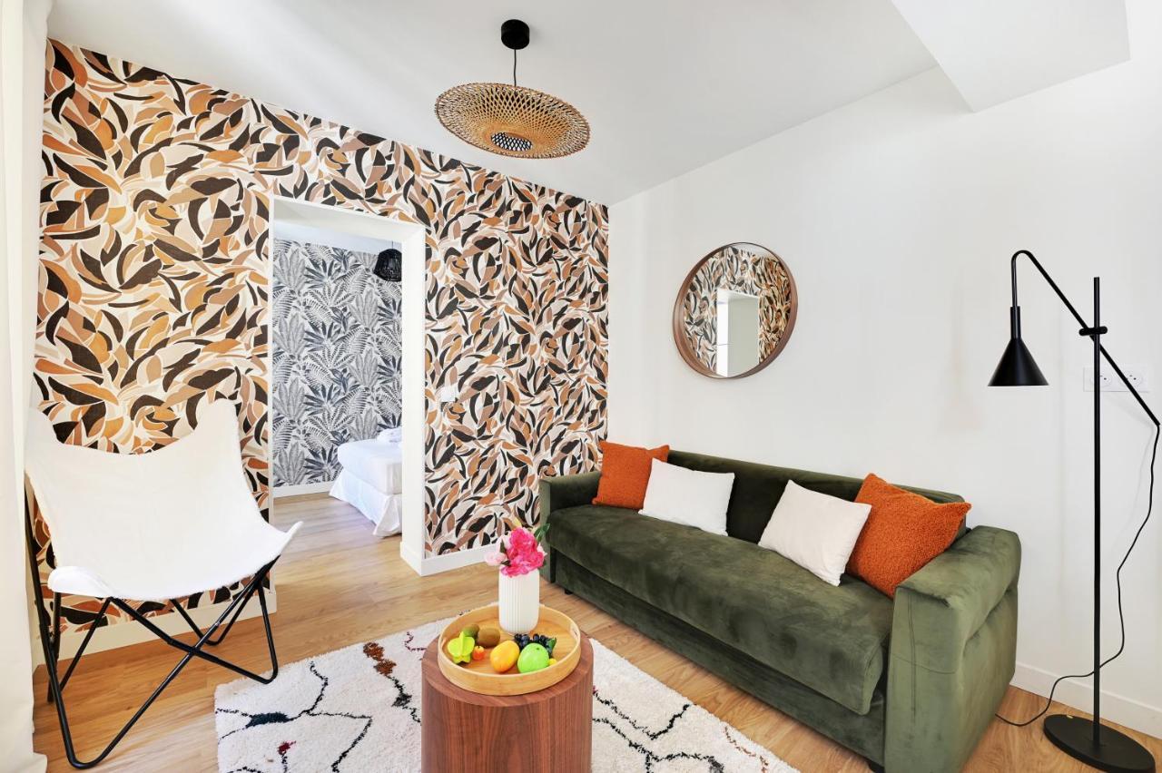 Mb-145-temple-3bg Paris